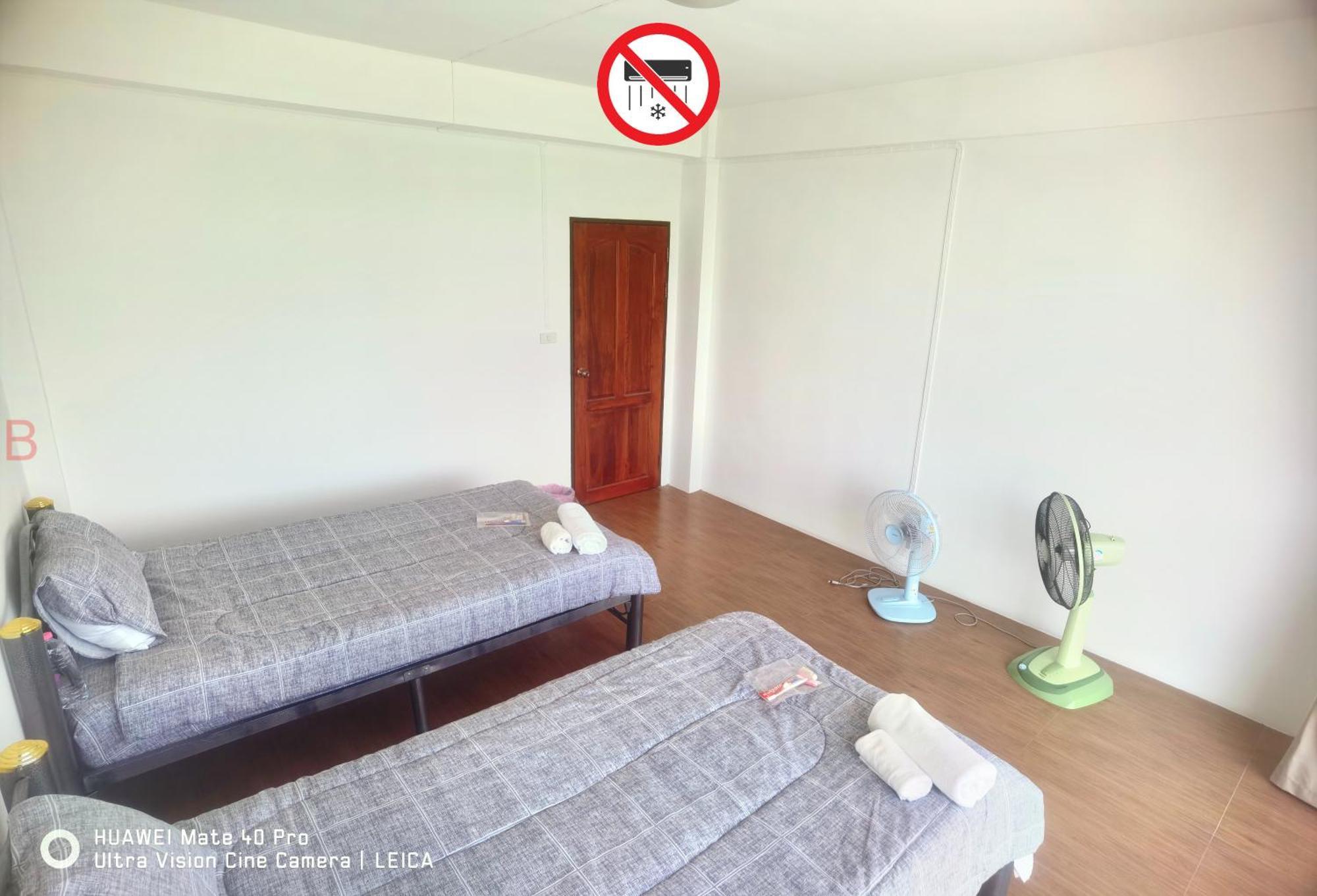 Yyk Hostel 24H Ban Khlong Krang Luaran gambar